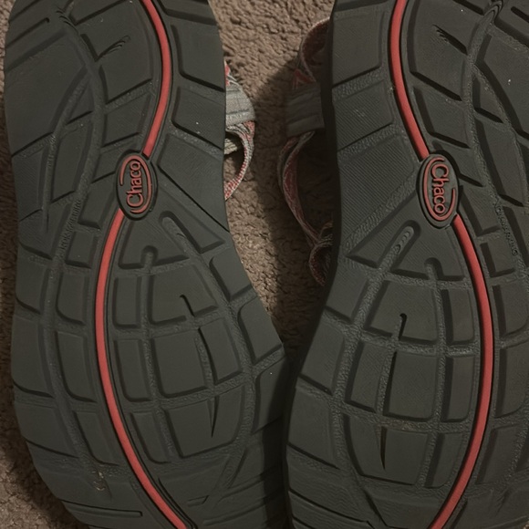 Women’s size 8 chacos - Picture 3 of 4